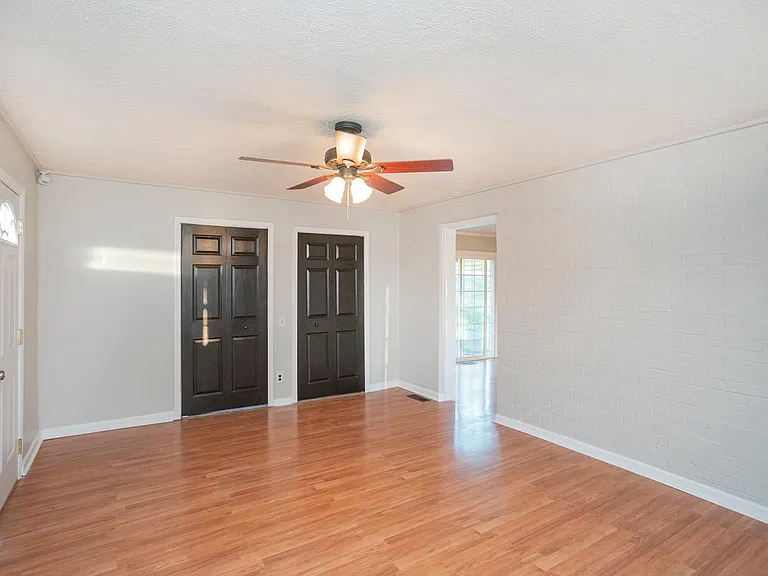 610 Ashley Ct — Photo 25