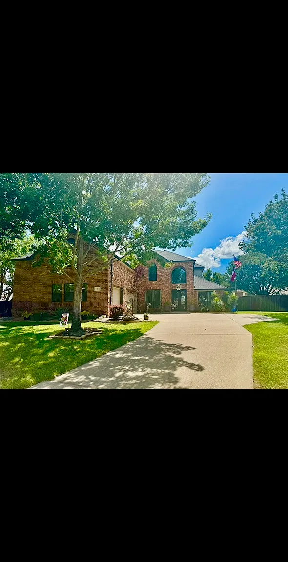 4 bed, 3679 sqft, $4,600 — Photo 1