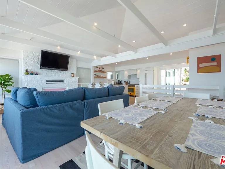 24942 Malibu Rd — Photo 15