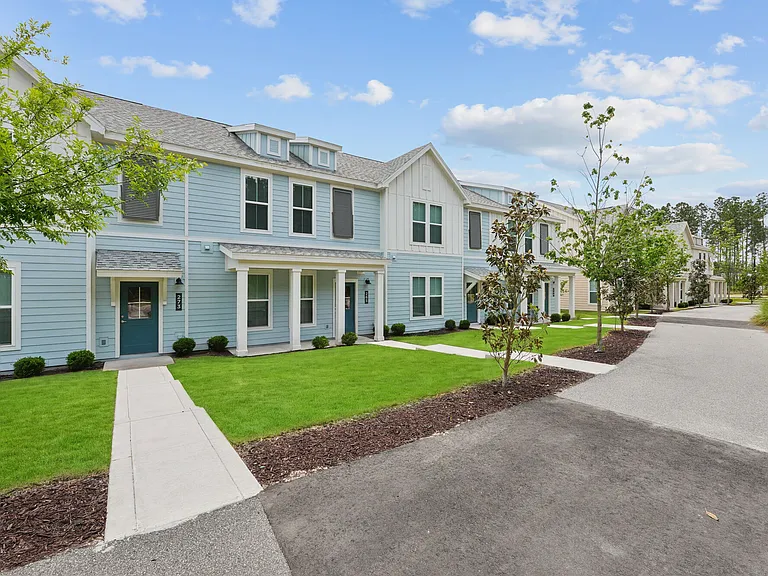 Hamlet at Wildlight - Homes and Townhomes for Rent — Photo 31