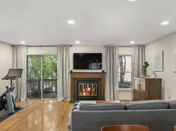 3807 Usher Ct, Alexandria, VA 22304