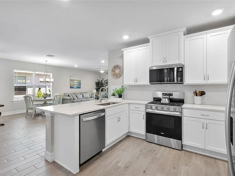 17639 Wild Iris Ln — Photo 14