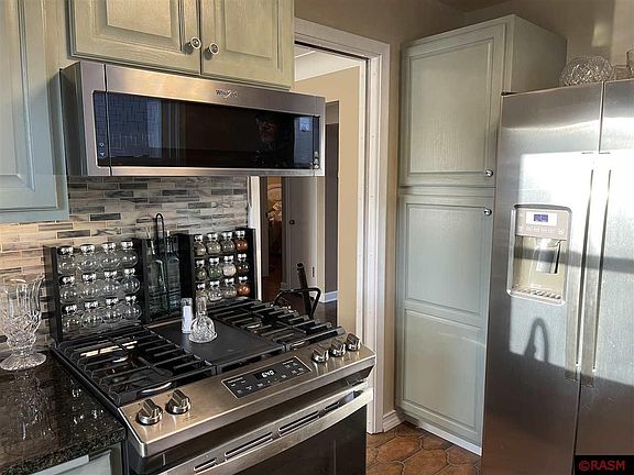 5th image of 3542 Pleasant Ave