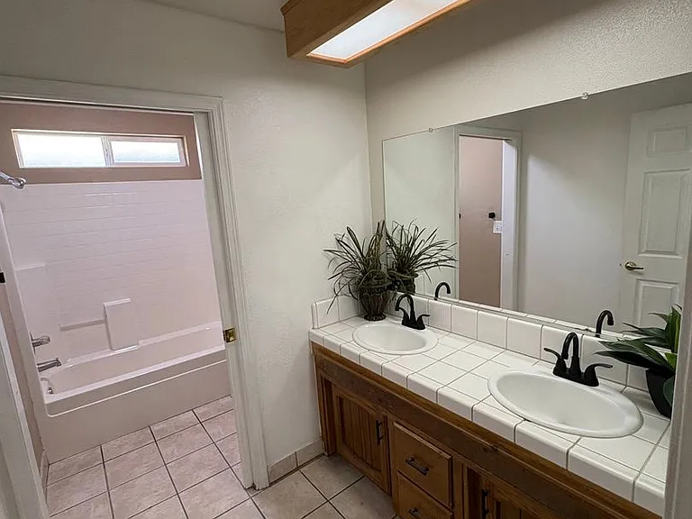 1040 N Sumter Ct — Photo 25