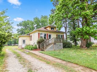 1515 Elmwood Ave, Dekalb, IL 60115