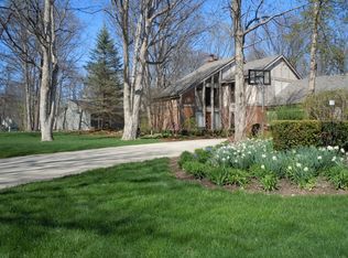 10002 Saint Clairs Retreat, Fort Wayne, IN 46825