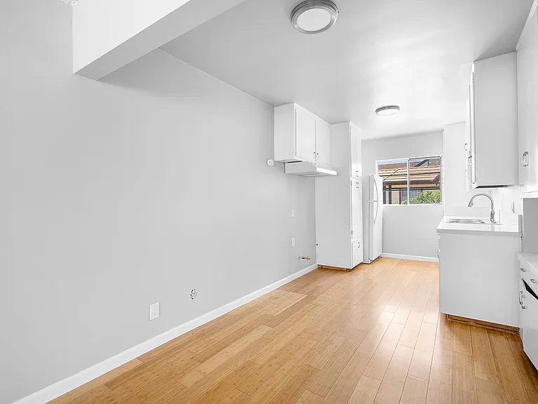 351 Salem St #7 — Photo 8