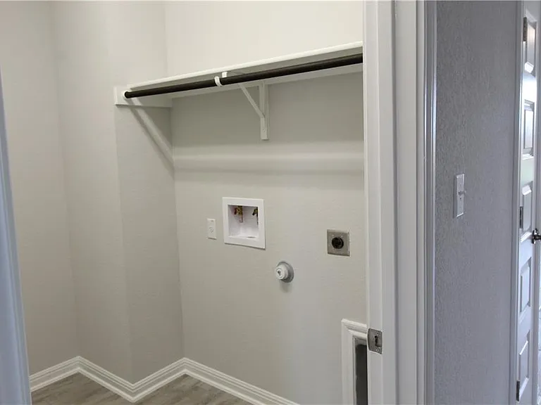 120 Peruvian Ln — Photo 27