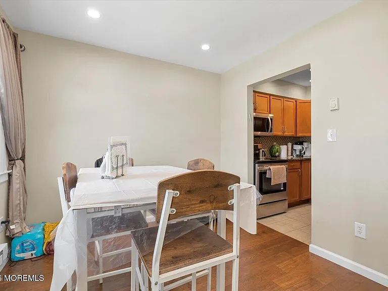 119 Avery Ave #J27 — Photo 6