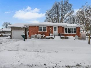 670 Elizabeth St E, North Perth, ON N4W2R4