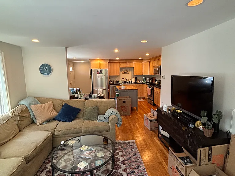 453 Windsor St #1 — Photo 9