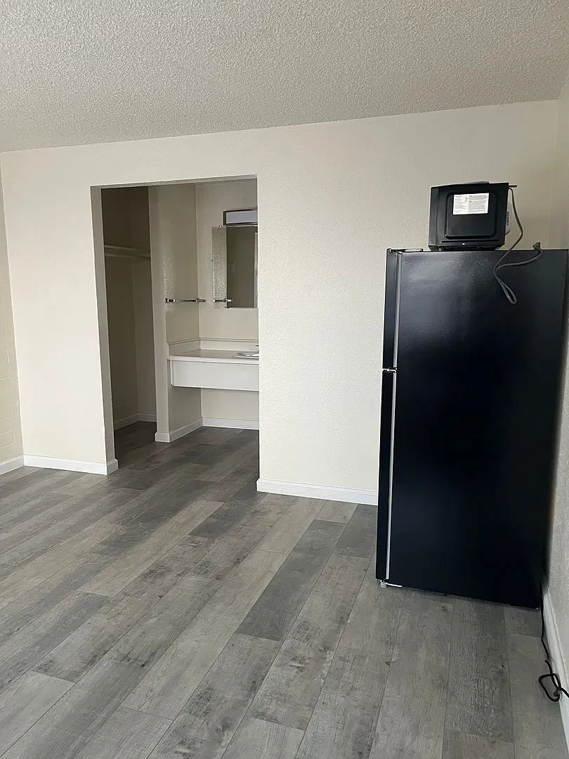 Independence Flats — Photo 2