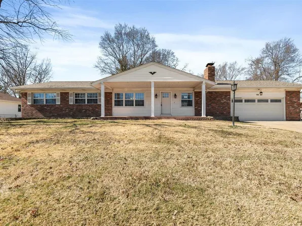 112 Mar El Ct, Ballwin, MO 63011