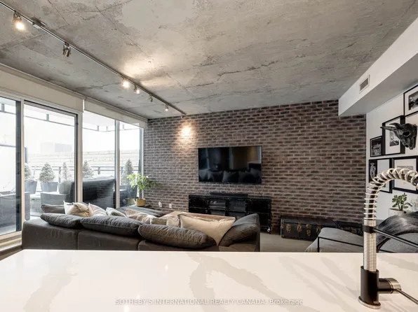 318 King St E #202, Toronto, ON M5A 0C1
