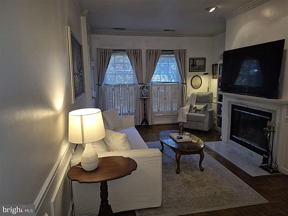 2nd image of 252 Maryland Ave NE #17