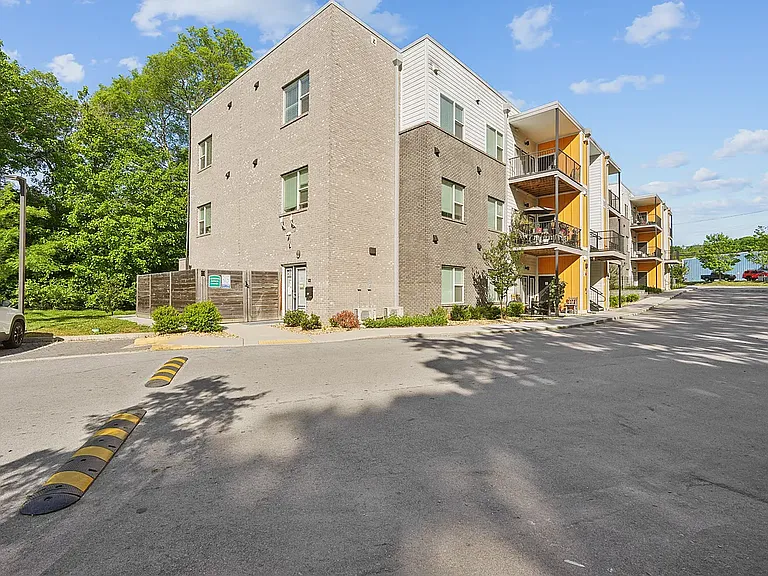 Burlington Commons — Photo 19