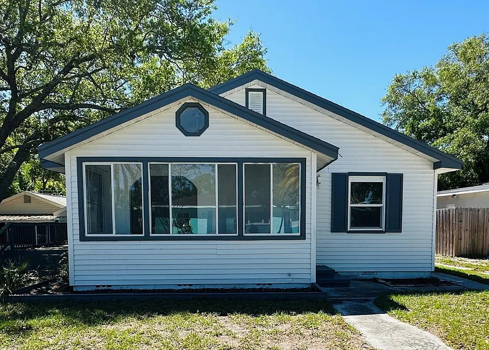1225 Bermuda St