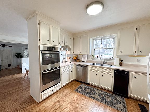 5th image of 1506 N Highland Ave