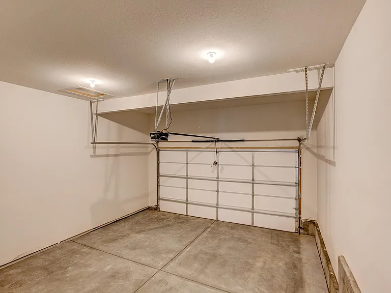 829 Cherokee Dr — Photo 24
