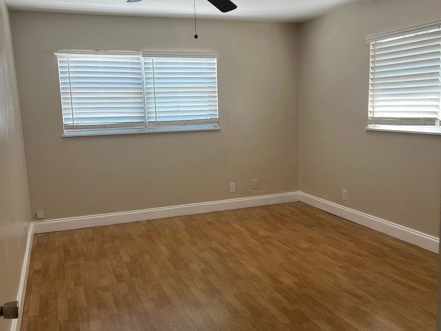 Move-In Ready in a Great Location Near Beaches, Shopping & Dining! — Photo 2