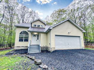 1164 Wood Thrush Cir, Bushkill, PA 18324