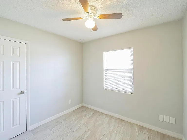 7617 Udine Ave — Photo 15