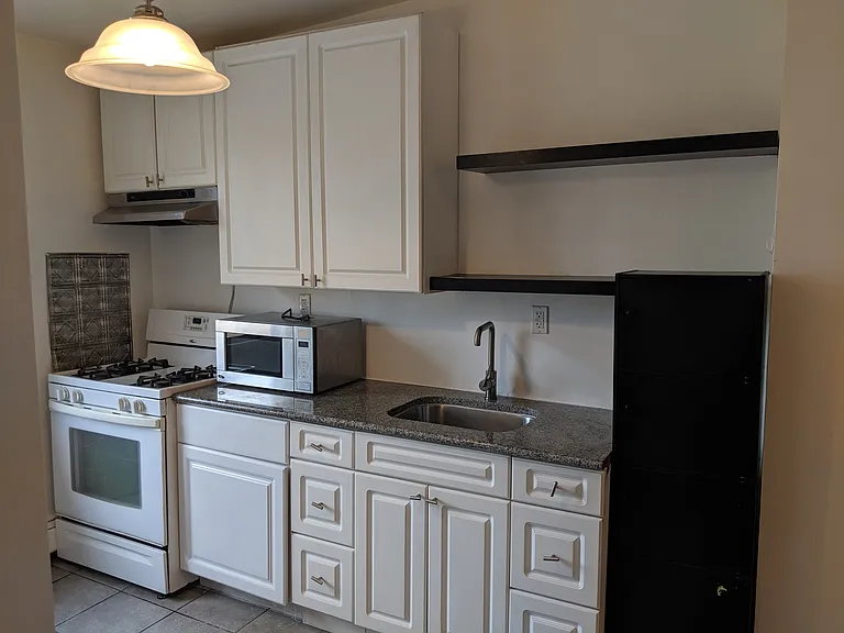 322 Saint Paul Ave #3 — Photo 3