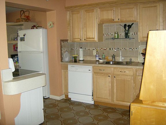 New kitchen cabinets and appliances