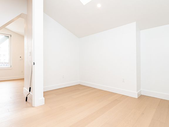 3rd image of 107 S 6th St Unit 4C