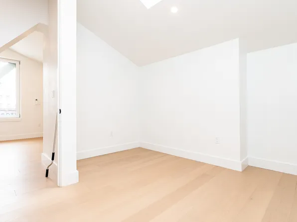 107 South 6th Street image 16 of 24