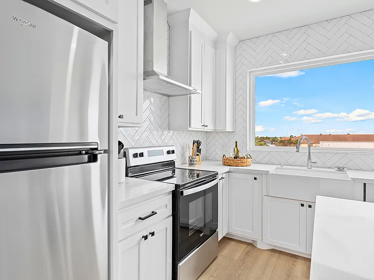 111 W Sunny Isle Dr — Photo 6