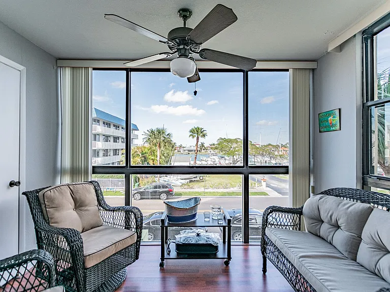 800 S Gulfview Blvd #203 — Photo 13