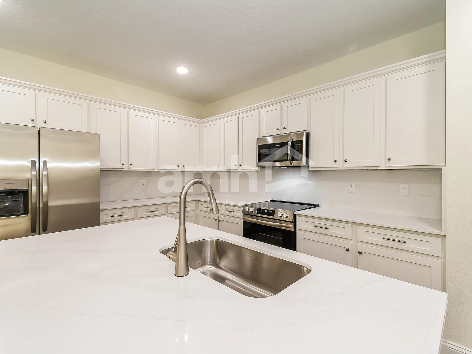 4 bed, 2.5 bath, 2078 sqft, $2,580 — Photo 3