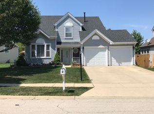28 Jackson Ln, Streamwood, IL