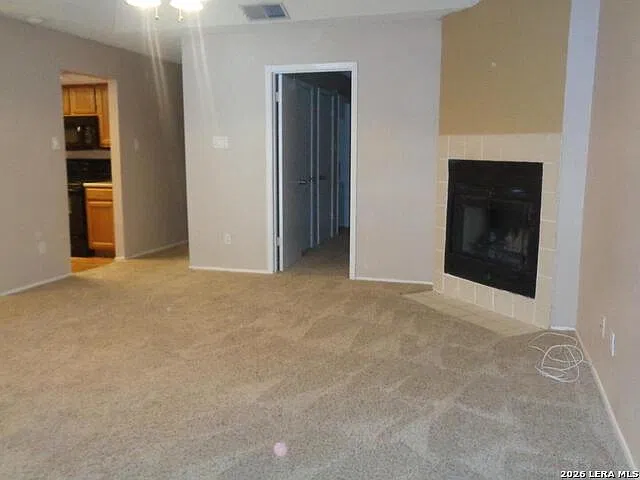 2 bed, 1.0 bath, 1027 sqft, $1,275 — Photo 3