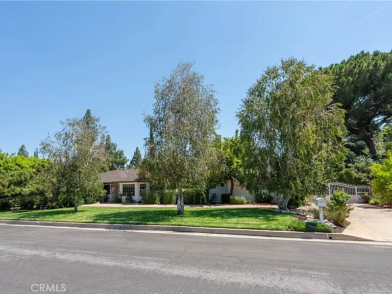 19308 Lemarsh St — Photo 3