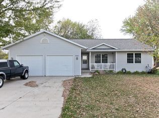104 Mill St, Walker, IA 52352