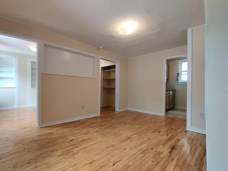 111 College St #3C — Photo 1