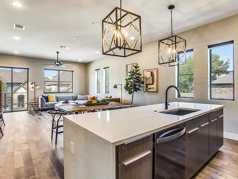 3139 Waits Ave #201 — Photo 1
