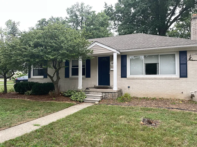 1815 McDonald Ave — Photo 1