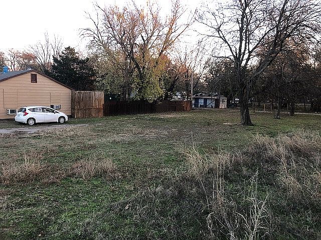 2nd image of 512 W Elder Ave