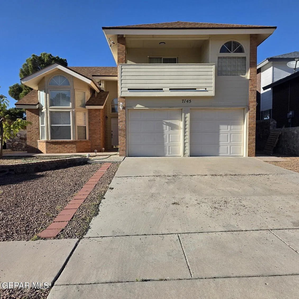 4 bed, 2.5 bath, 2015 sqft, $2,150 — Photo 2