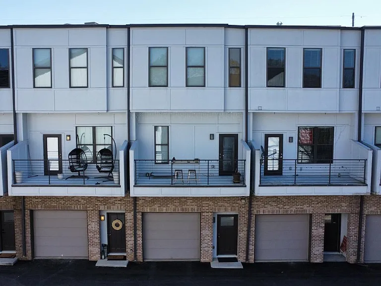 2030 Main St NW #204 — Photo 32