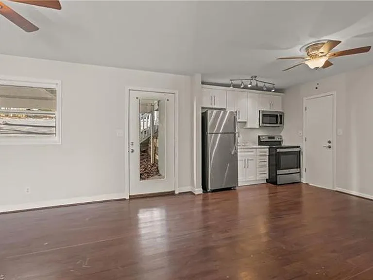 2630 Merry Oaks Trl — Photo 11