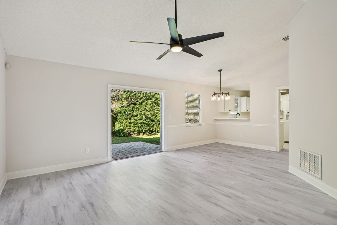 next background image