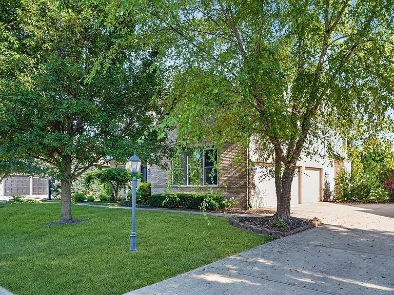 13636 Falcon Way — Photo 2