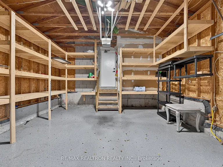 49 Meekings Dr — Photo 38