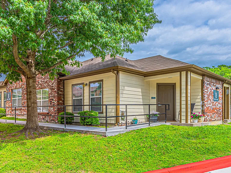 Park Manor Senior Apartments — Photo 5