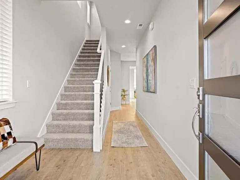 13911 SW 172nd Ave — Photo 3