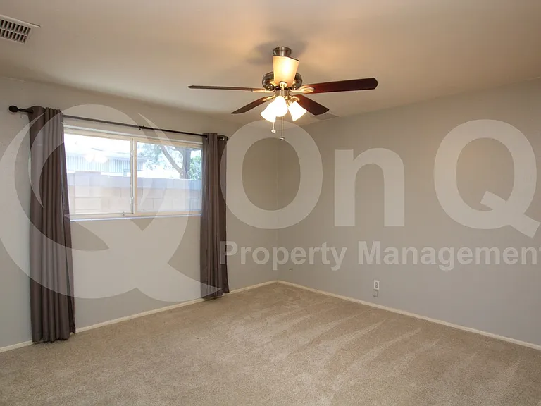 425 E Continental Dr — Photo 12